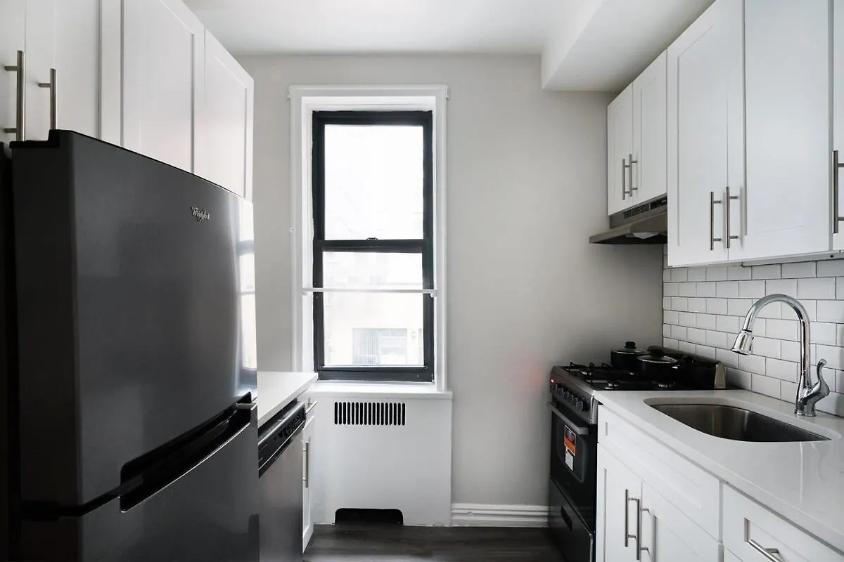 105 -5G Brand New Studio Dishwasher Elevator New York Stati Uniti